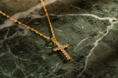 Véda Cross